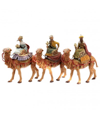 tris magi on camel...